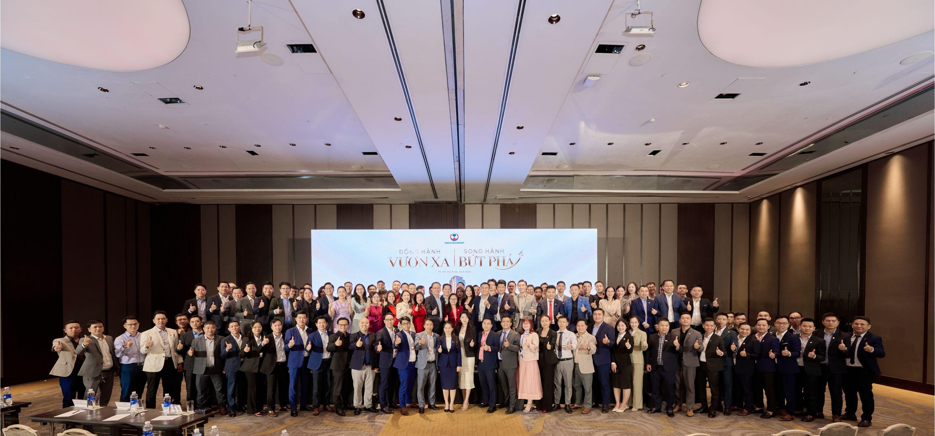 VXG CEO MEETING :  ĐỒNG HÀNH VƯƠN XA – SONG HÀNH BỨT PHÁ 