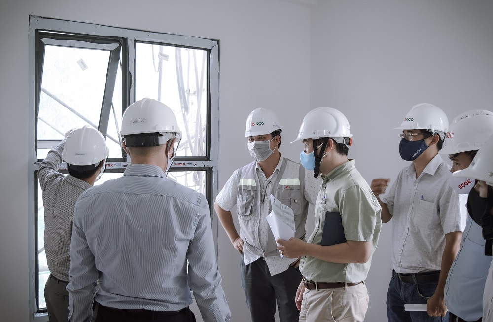 BAN LÃNH ĐẠO VẠN XUÂN GROUP ĐÃ CÓ BUỔI KHẢO SÁT CHẤT LƯỢNG ĐỂ CHUẨN BỊ TIẾN HÀNH CẤT NÓC DỰ ÁN HAPPY ONE - PHÚ HÒA