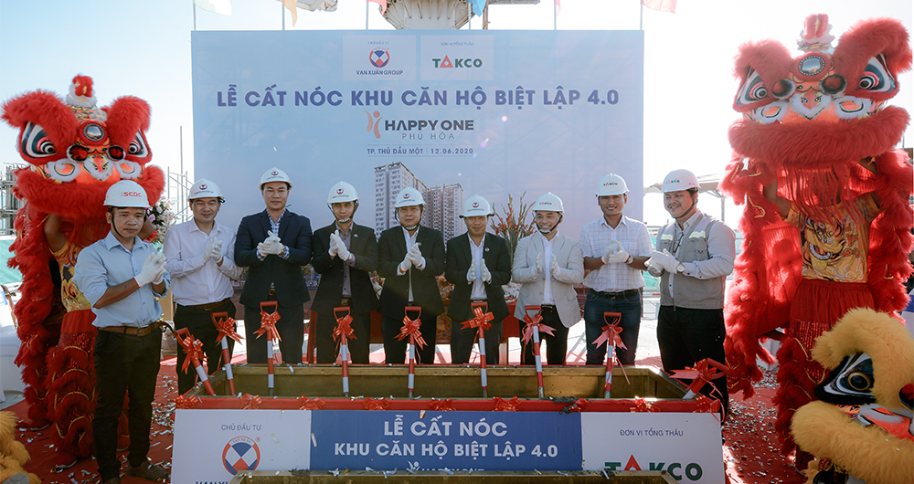 VAN XUAN GROUP topped out the 20-story HAPPY ONE - Phú Hòa project